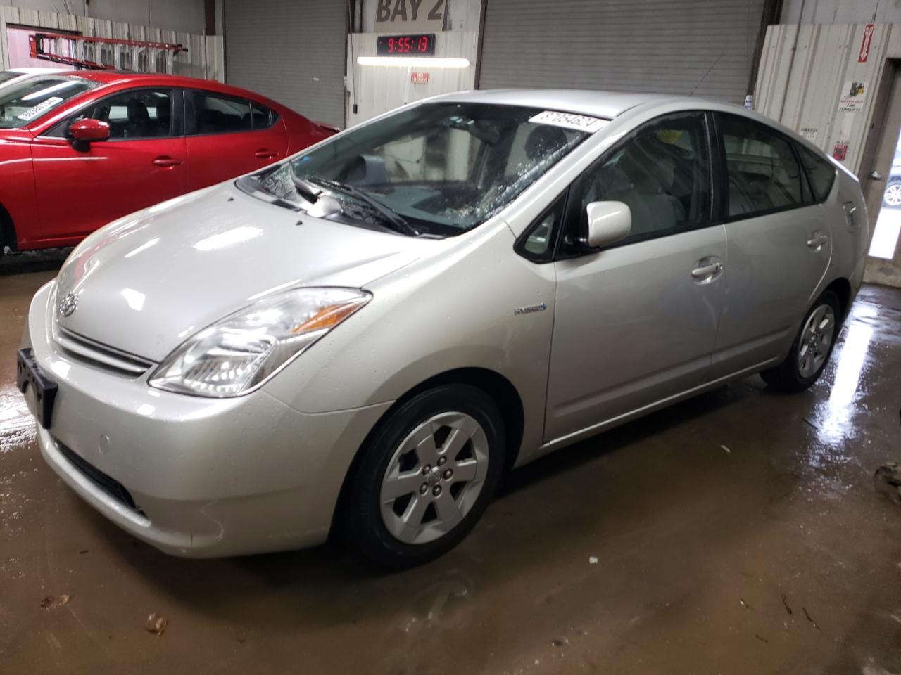 2005 Toyota Prius VIN JTDKB20U353047059