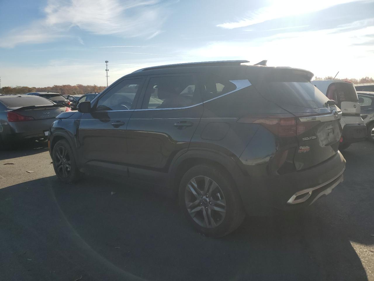 2021 KIA Seltos VIN KNDEU2AA1M7228227 Copart auction photo, front end damage thumbnail 2