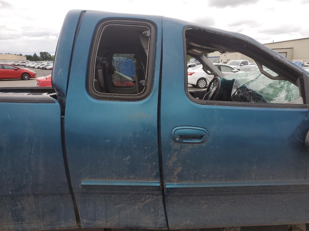 2001 Ford F-150 VIN 1FTRX18W61NA24177 Copart auction photo, all over damage thumbnail 10
