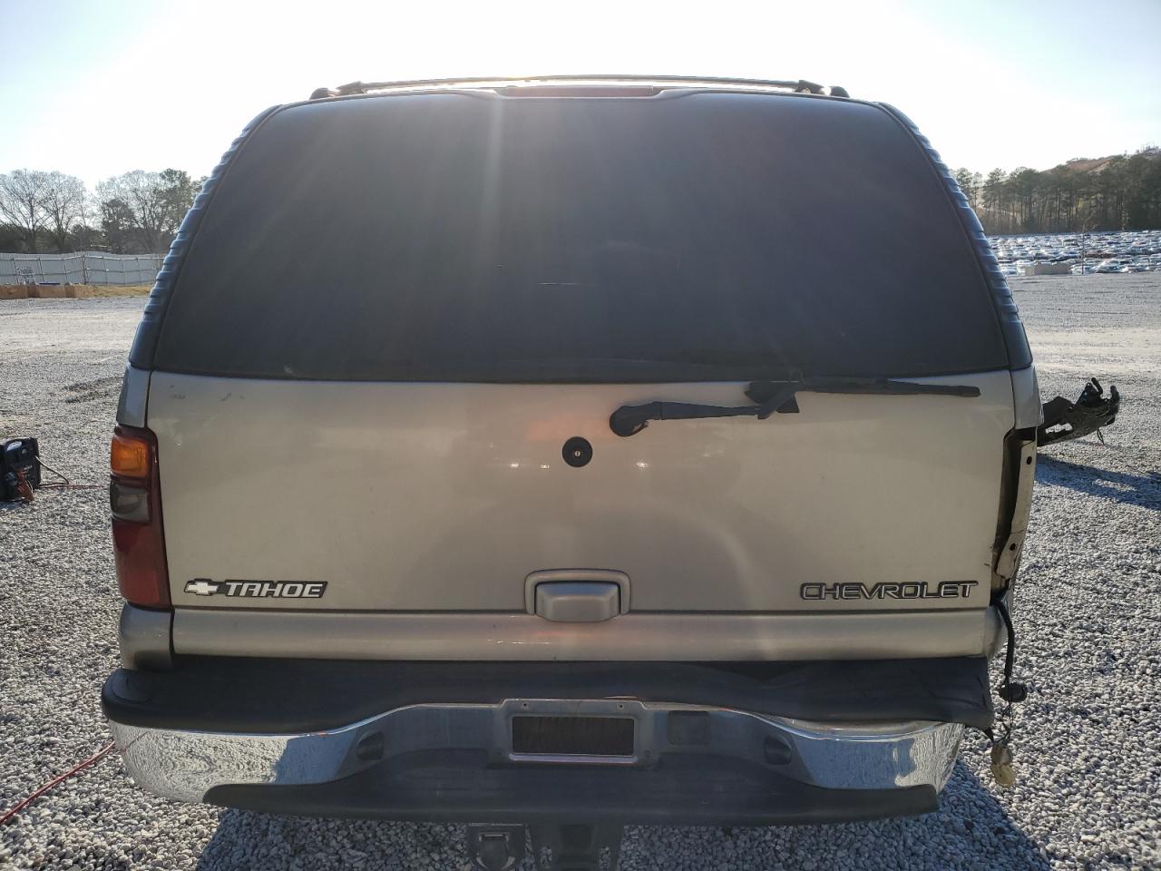 2002 Chevrolet Tahoe VIN 1GNEC13Z22R298361 Copart auction photo, front end / mechanical damage thumbnail 6