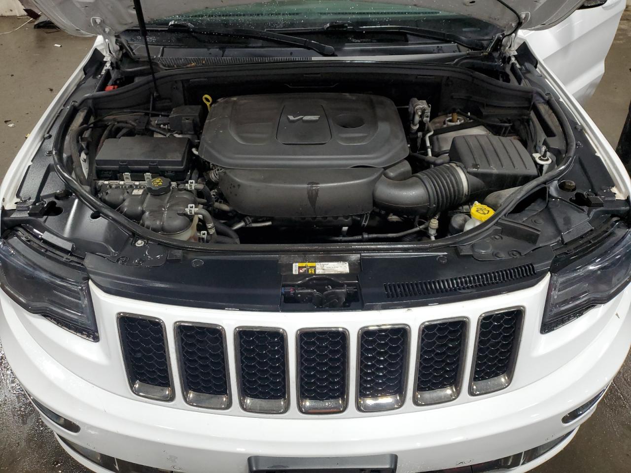 2016 Jeep Grand Cherokee VIN 1C4RJFCG5GC309861 Copart auction photo, rear end damage thumbnail 13