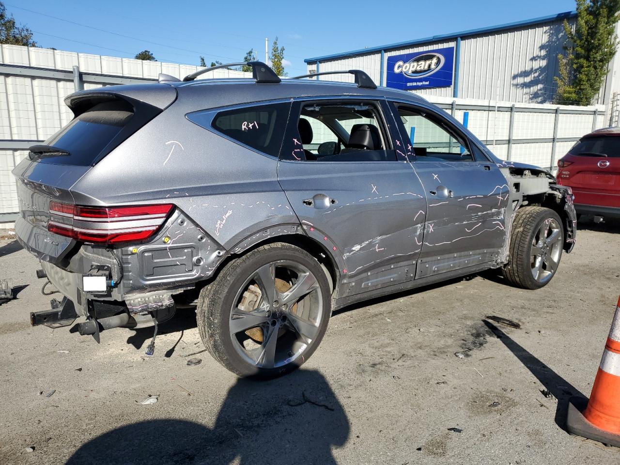 2022 Genesis Gv80 VIN KMUHCESCXNU083352 Copart auction photo, all over damage thumbnail 3