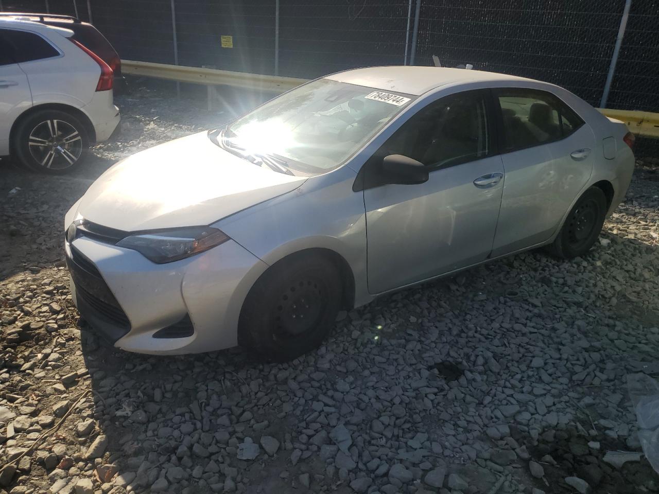 2018 Toyota Corolla VIN 5YFBURHE2JP800050