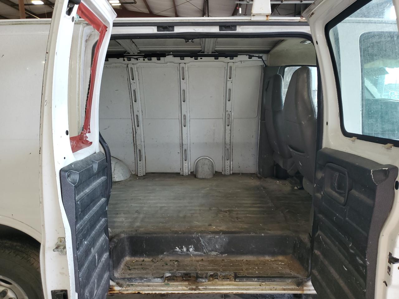 2005 Chevrolet Express VIN 1GCGG25V051264623 Copart auction photo, side damage thumbnail 11