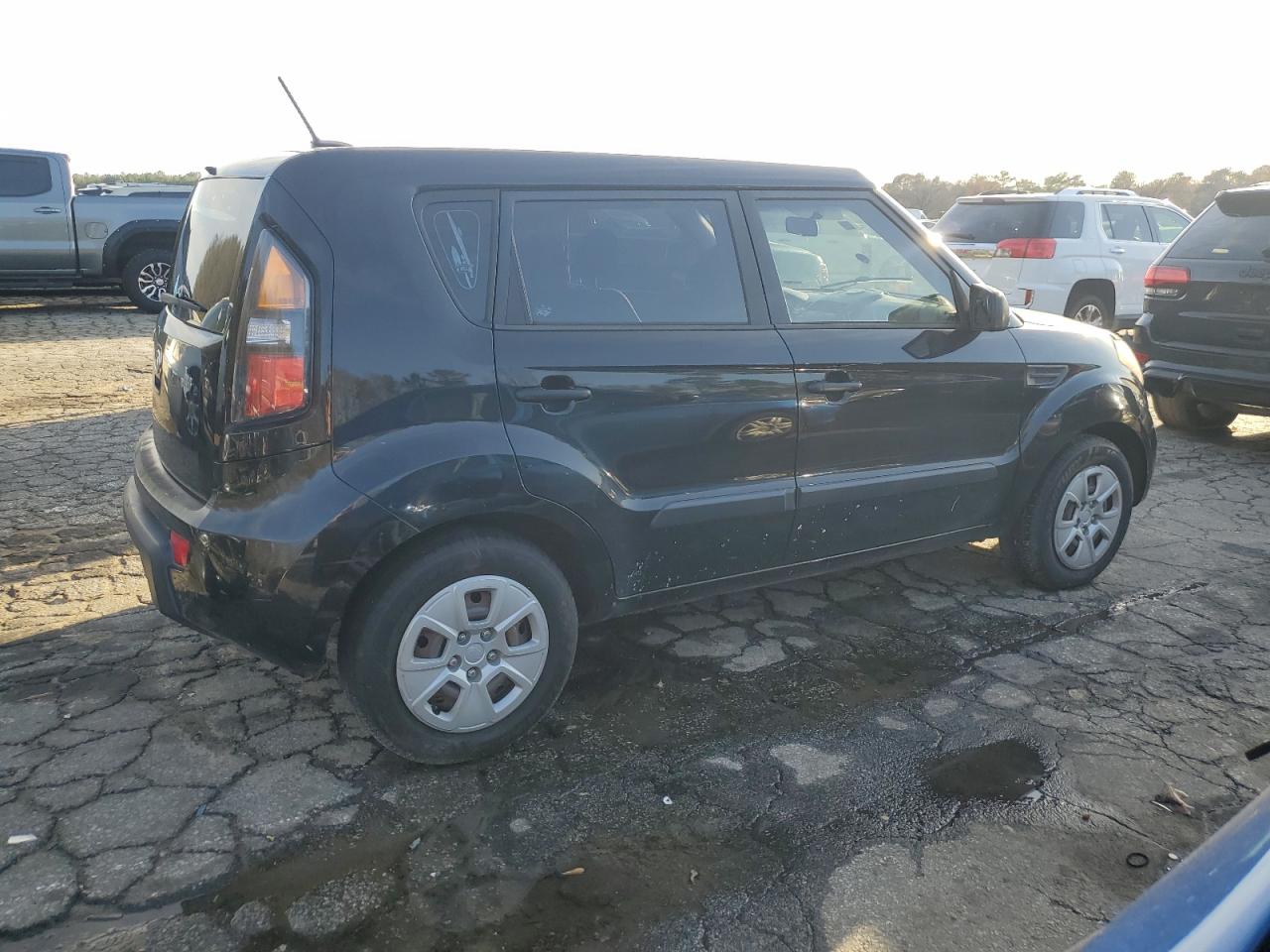 2011 KIA Soul VIN KNDJT2A14B7230889 Copart auction photo, mechanical damage thumbnail 3