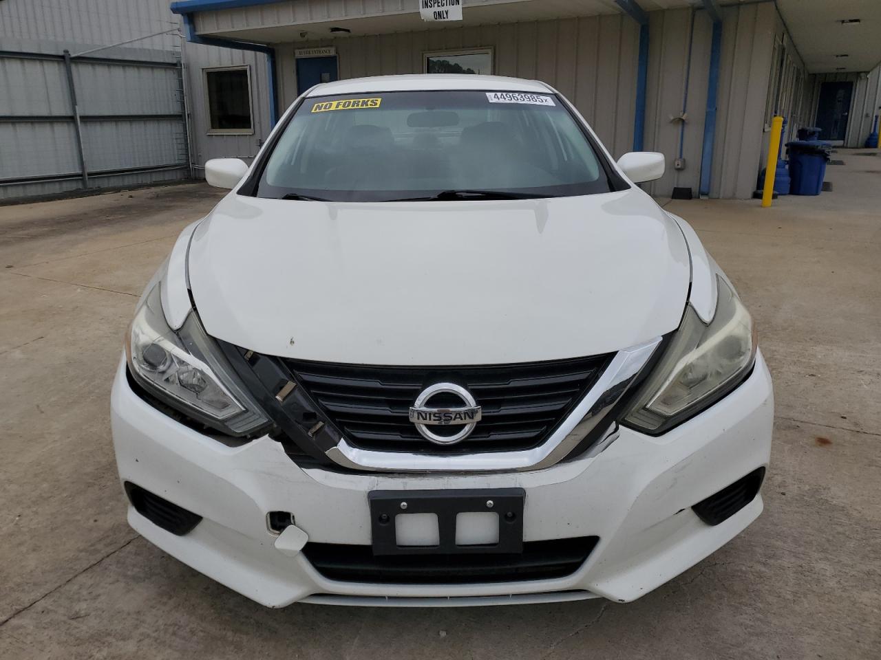 2016 Nissan Altima VIN 1N4AL3AP3GC172062 Copart auction photo, front end / minor dent/scratches damage thumbnail 5