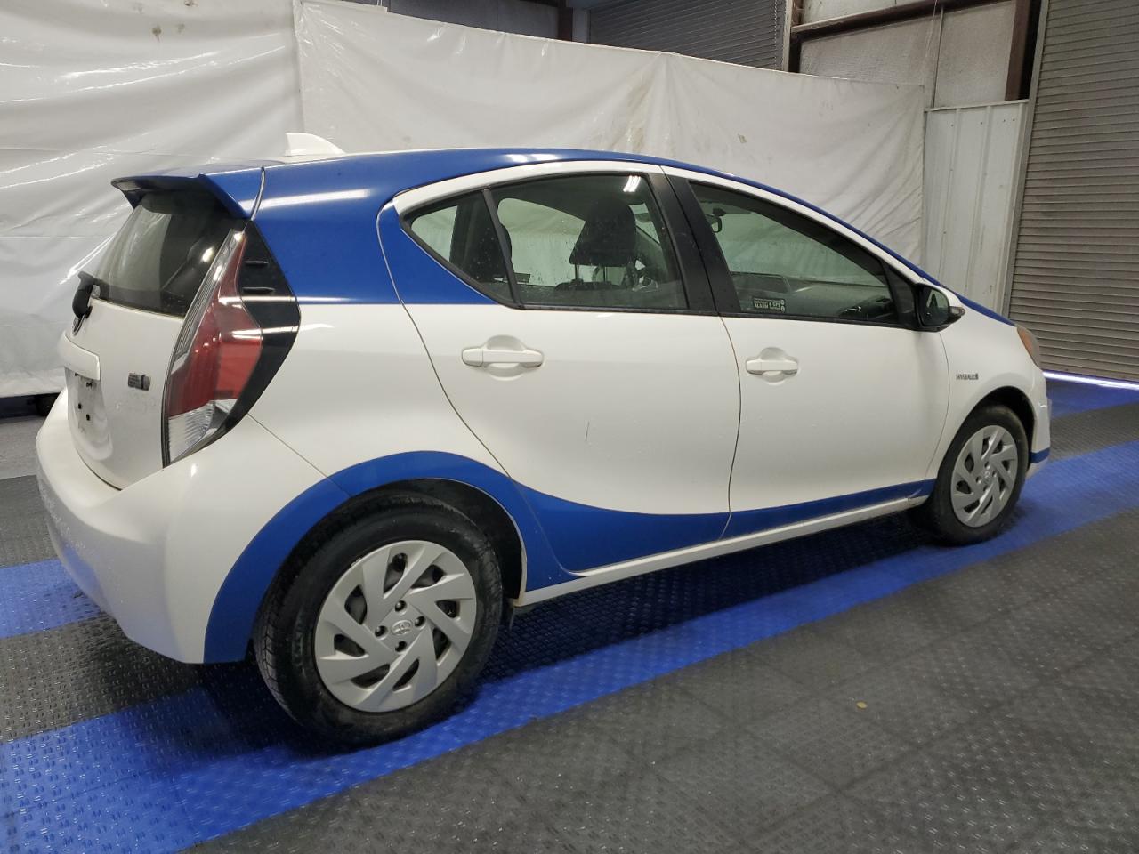 2016 Toyota Prius VIN JTDKDTB31G1121971 Copart auction photo, minor dent/scratches damage thumbnail 3