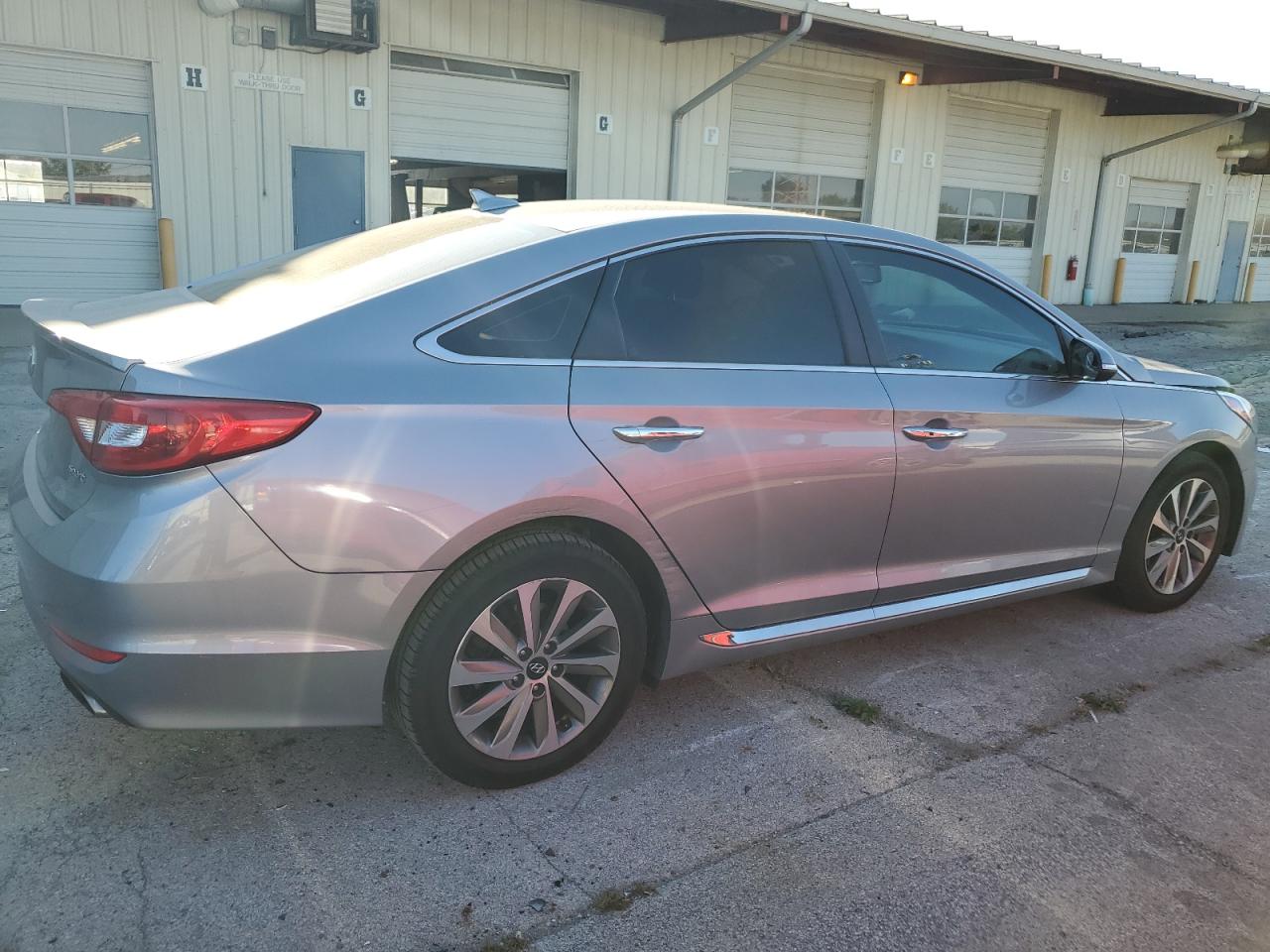 2015 Hyundai Sonata VIN 5NPE34AF8FH259452 Copart auction photo, front end damage thumbnail 3
