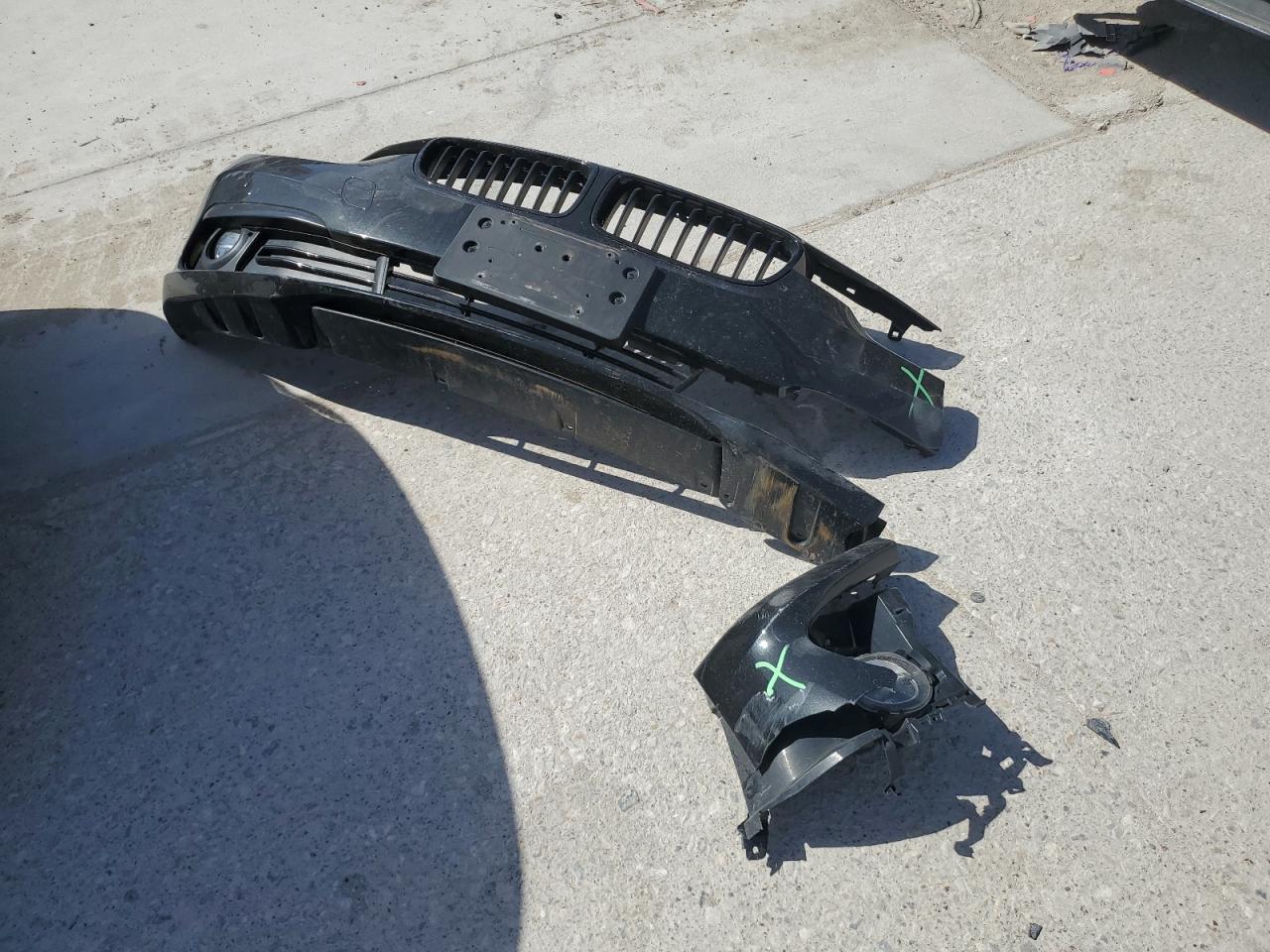 2018 BMW 3er VIN WBA8E1G5XJNU91447 Copart auction photo, front end / side damage thumbnail 12