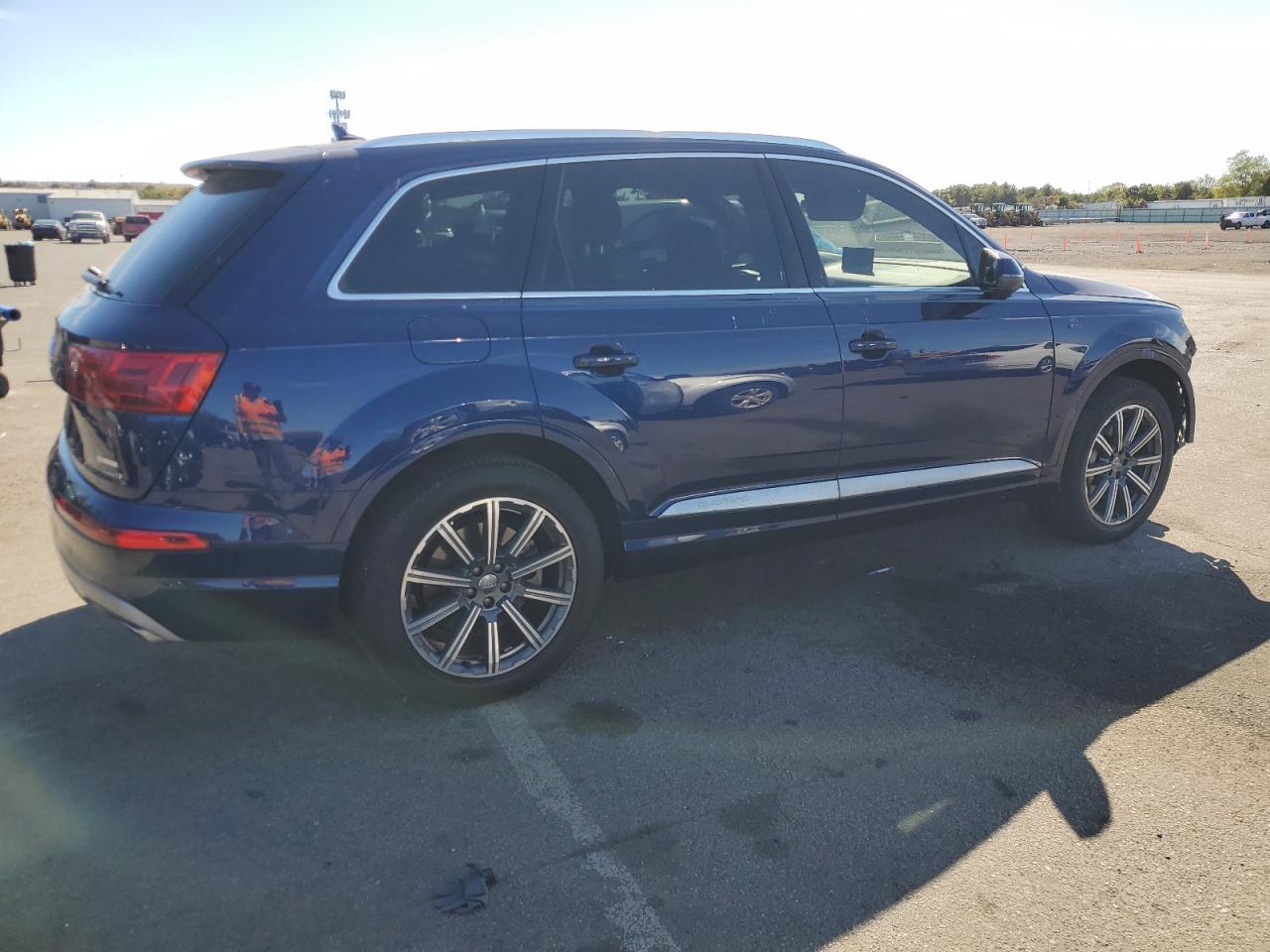 2019 Audi Q7 VIN WA1LHAF75KD046378 Copart auction photo, front end / minor dent/scratches damage thumbnail 3