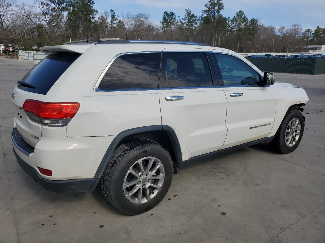 2014 Jeep Grand Cherokee VIN 1C4RJEBG4EC133930 Copart auction photo, front end / minor dent/scratches damage thumbnail 3