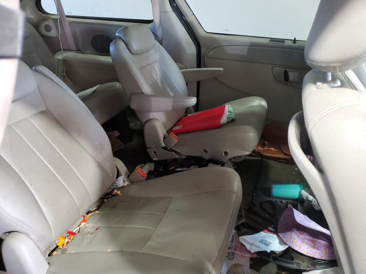 2005 Chrysler Town & Country VIN 2C4GP54L25R331848 Copart auction photo, side damage thumbnail 11