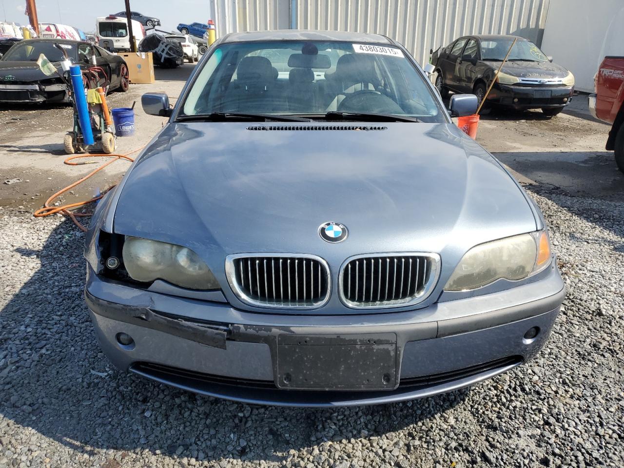 2004 BMW 3er VIN WBAEV33444KR27405 Copart auction photo, front end damage thumbnail 5
