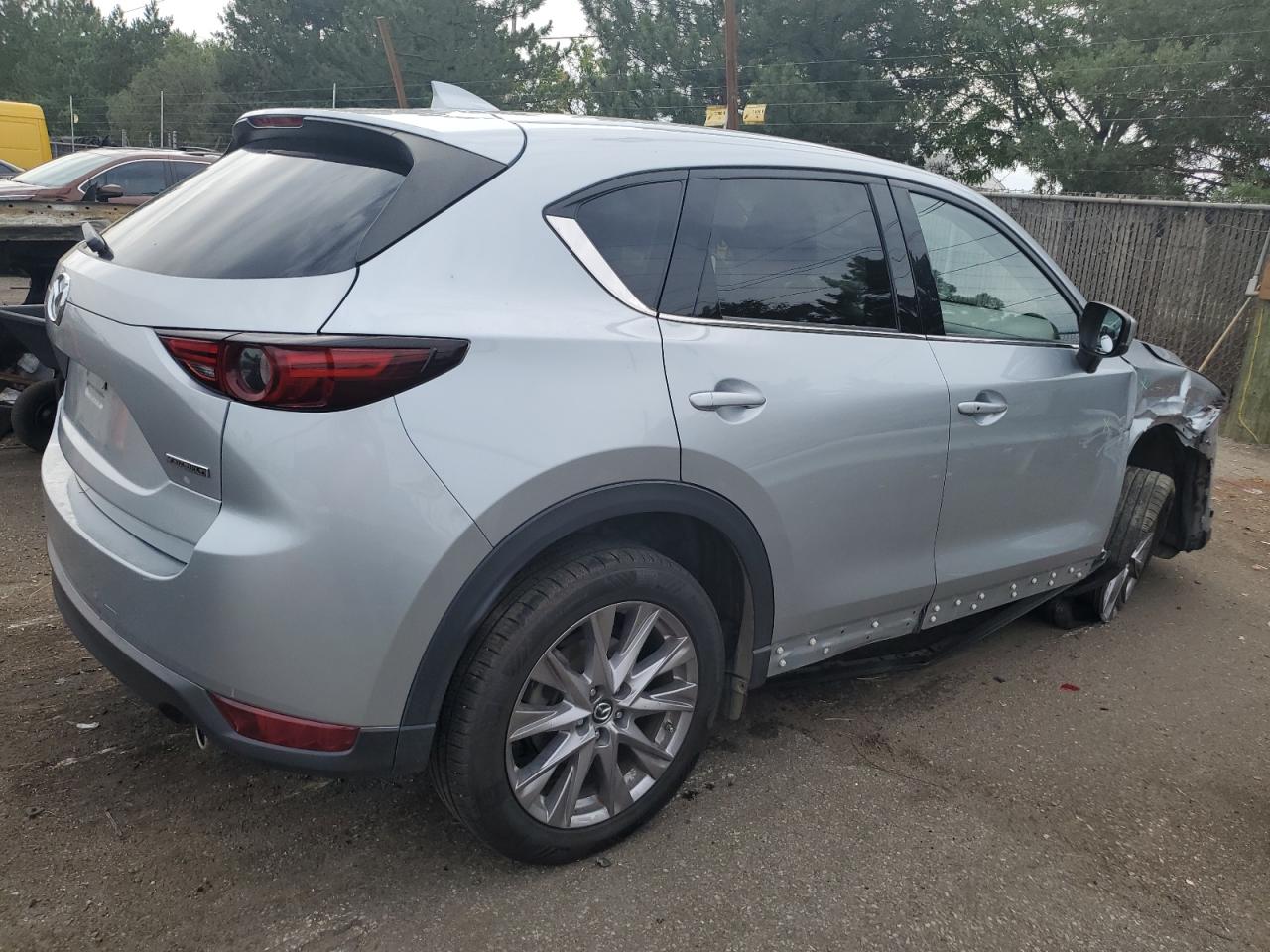 2020 Mazda CX-5 VIN JM3KFBDM8L0741573 Copart auction photo, front end / side damage thumbnail 3