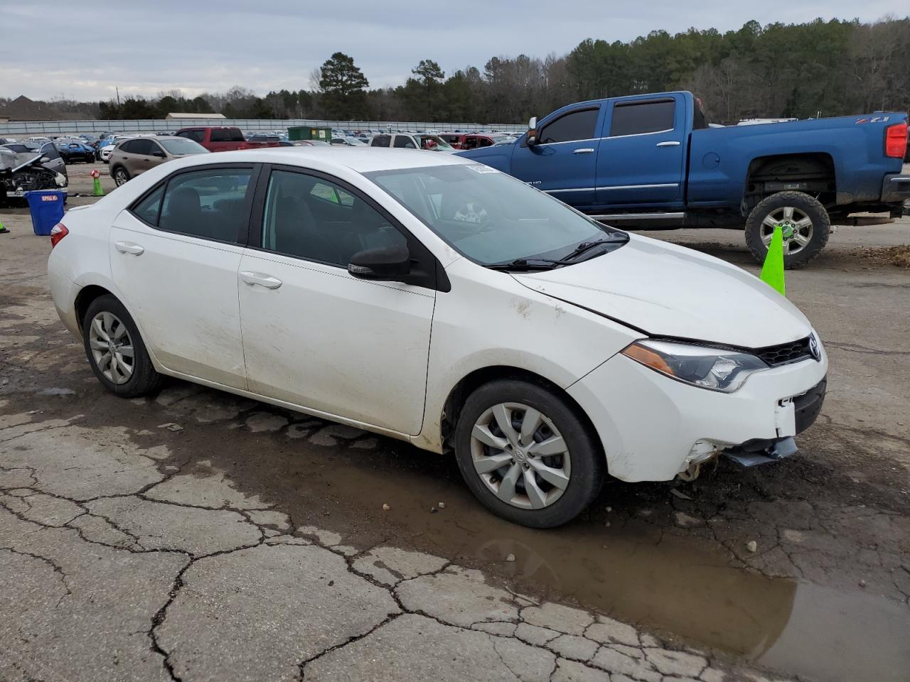 2014 Toyota Corolla VIN 5YFBURHE0EP090135 Copart auction photo, front end / side damage thumbnail 4