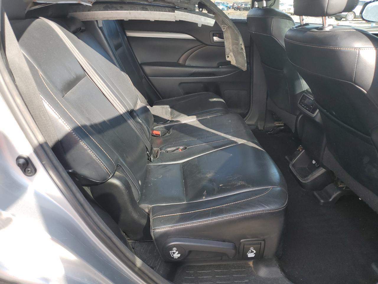2015 Toyota Highlander VIN 5TDJKRFH7FS174525 Copart auction photo, front end / side damage thumbnail 11