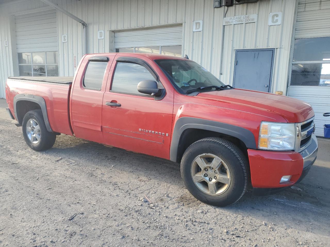 2007 Chevrolet Silverado VIN 1GCEK190X7Z509026 Copart auction photo, rear end / side damage thumbnail 4
