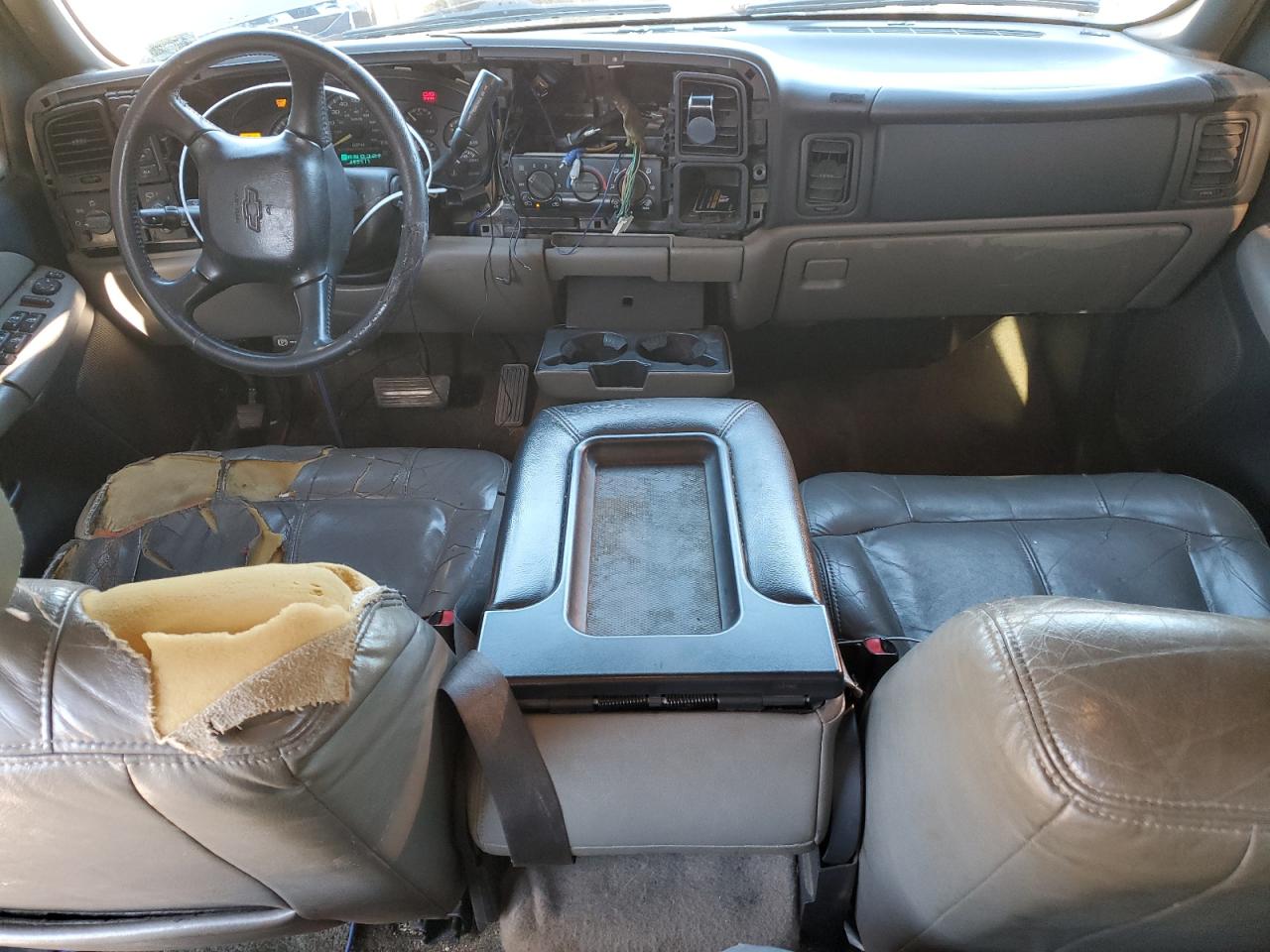 2000 Chevrolet Tahoe VIN 1GNEK13TXYJ118999 Copart auction photo, front end / undercarriage damage thumbnail 8