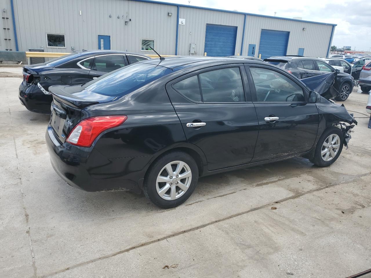 2014 Nissan Versa VIN 3N1CN7AP0EL823186 Copart auction photo, front end damage thumbnail 3