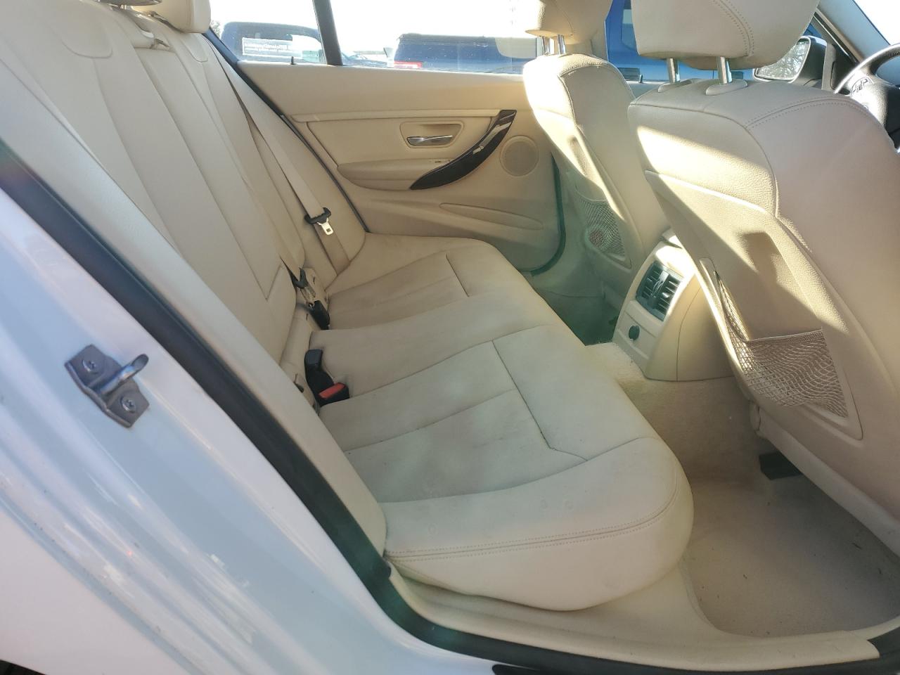2013 BMW 3er VIN WBA3B5G52DNS04147 Copart auction photo, front end / minor dent/scratches damage thumbnail 10