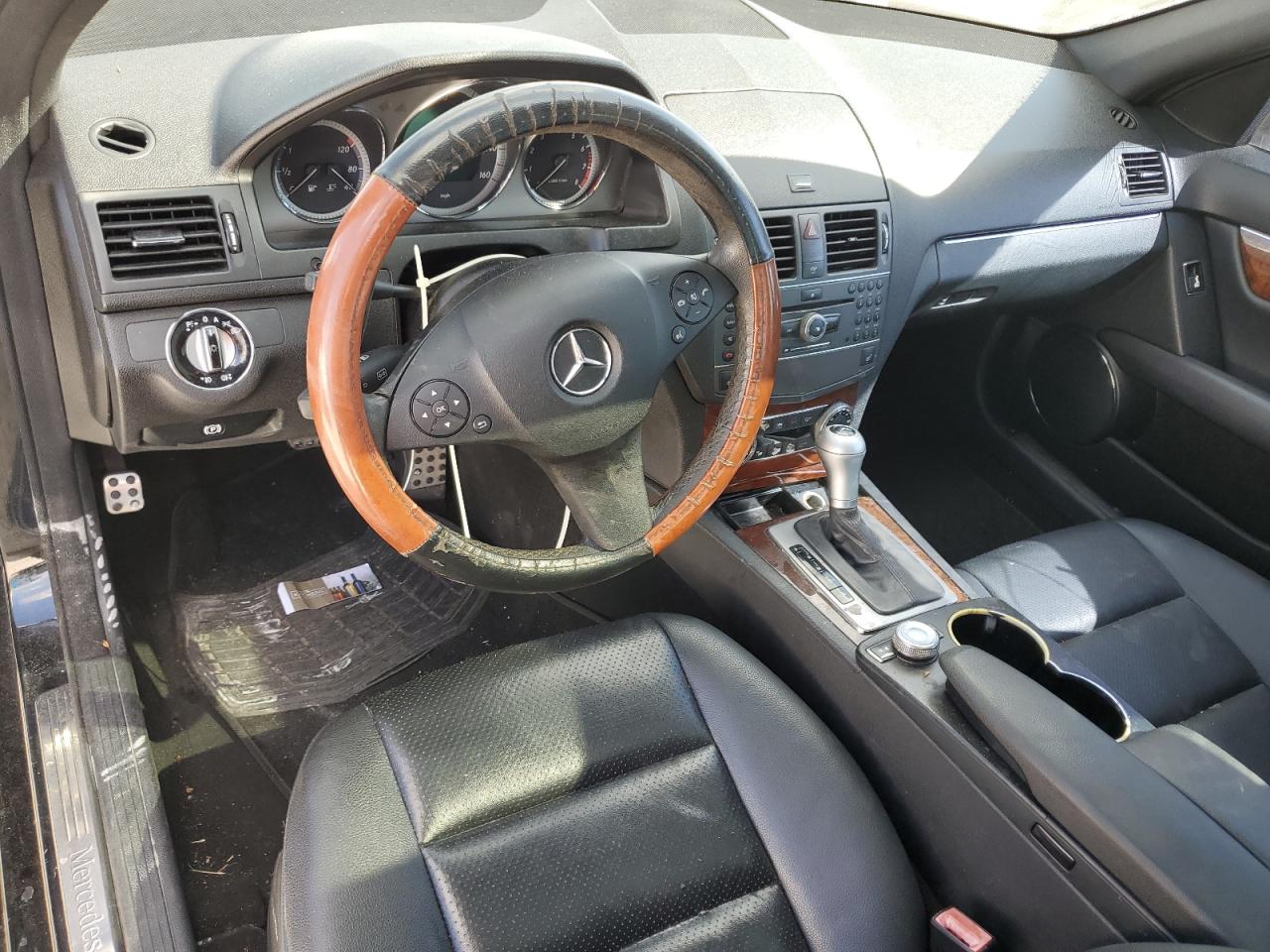 2010 Mercedes-Benz C-klasse VIN WDDGF8BB7AR102084 Copart auction photo, water/flood damage thumbnail 8