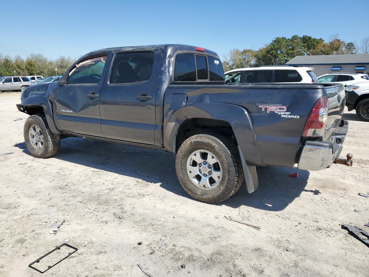 2011 Toyota Tacoma VIN 3TMJU4GN4BM123382 Copart auction photo, front end damage thumbnail 2