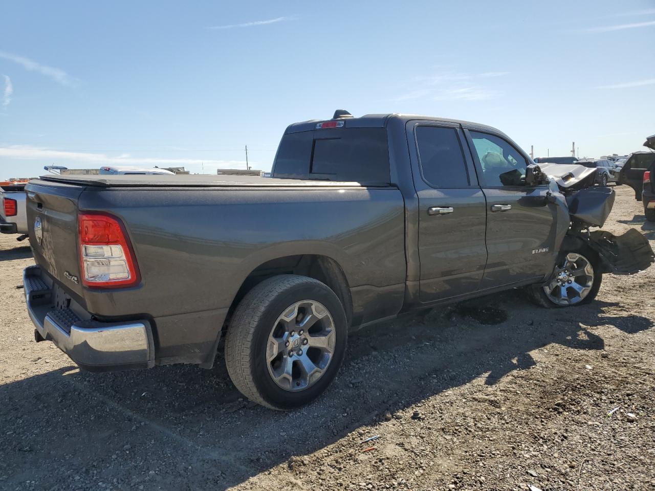 2019 RAM 1500 VIN 1C6SRFBT2KN918161 Copart auction photo, front end / side damage thumbnail 3