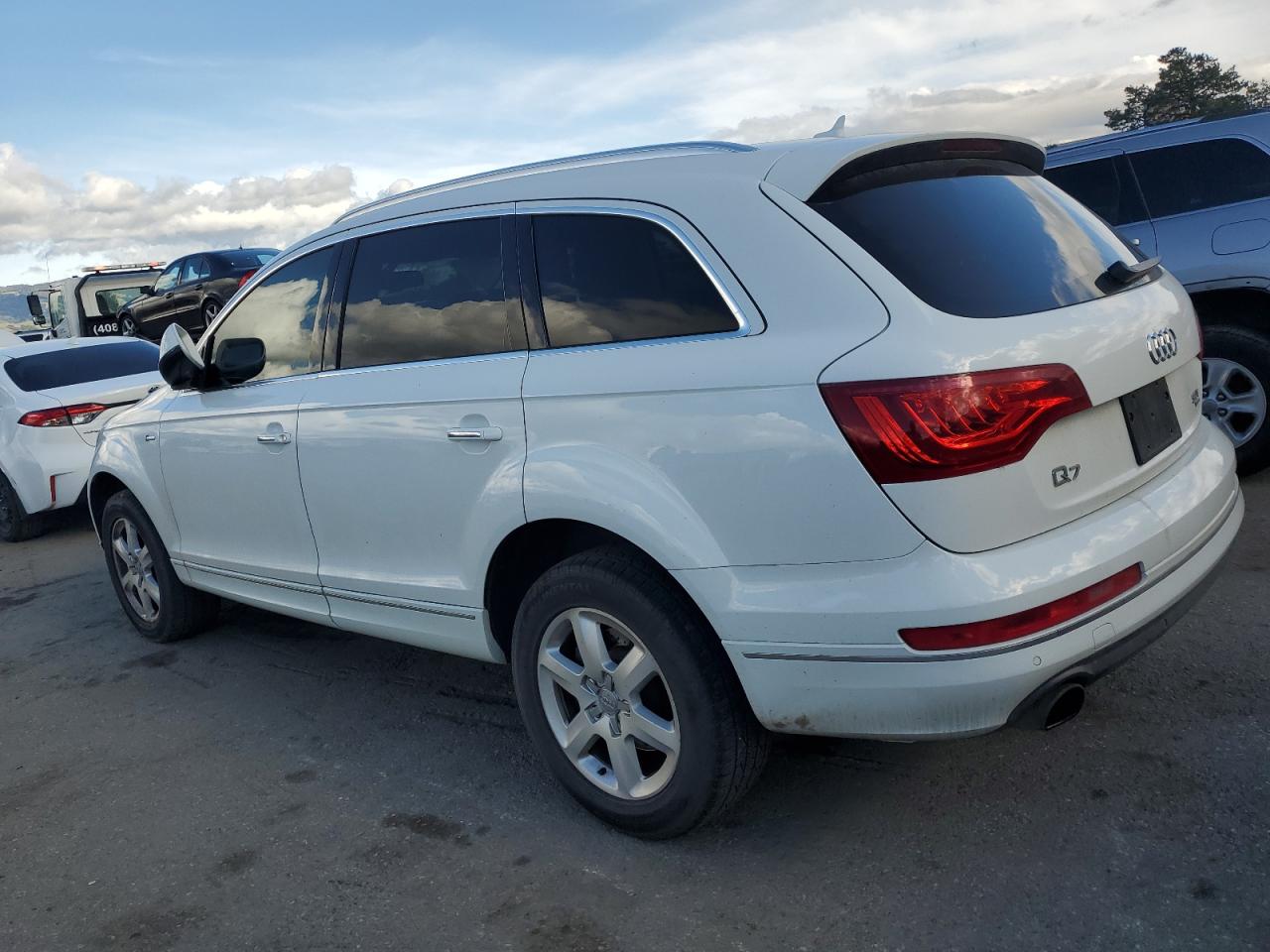 2015 Audi Q7 VIN WA1CGAFE0FD023341 Copart auction photo, vandalism damage thumbnail 2