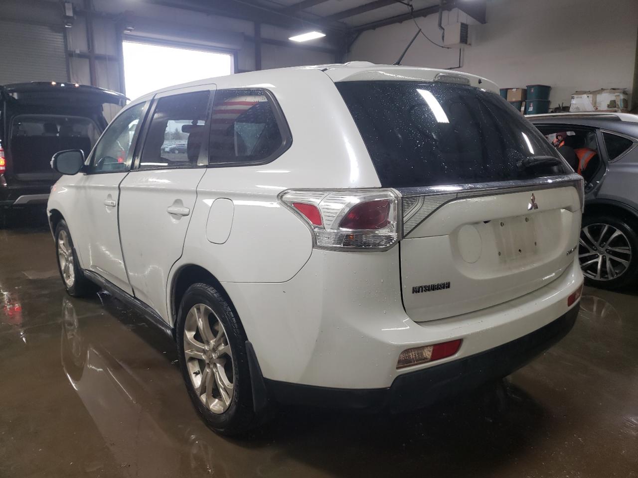 2014 Mitsubishi Outlander VIN JA4AD3A34EZ008702 Copart auction photo, front end / minor dent/scratches damage thumbnail 2