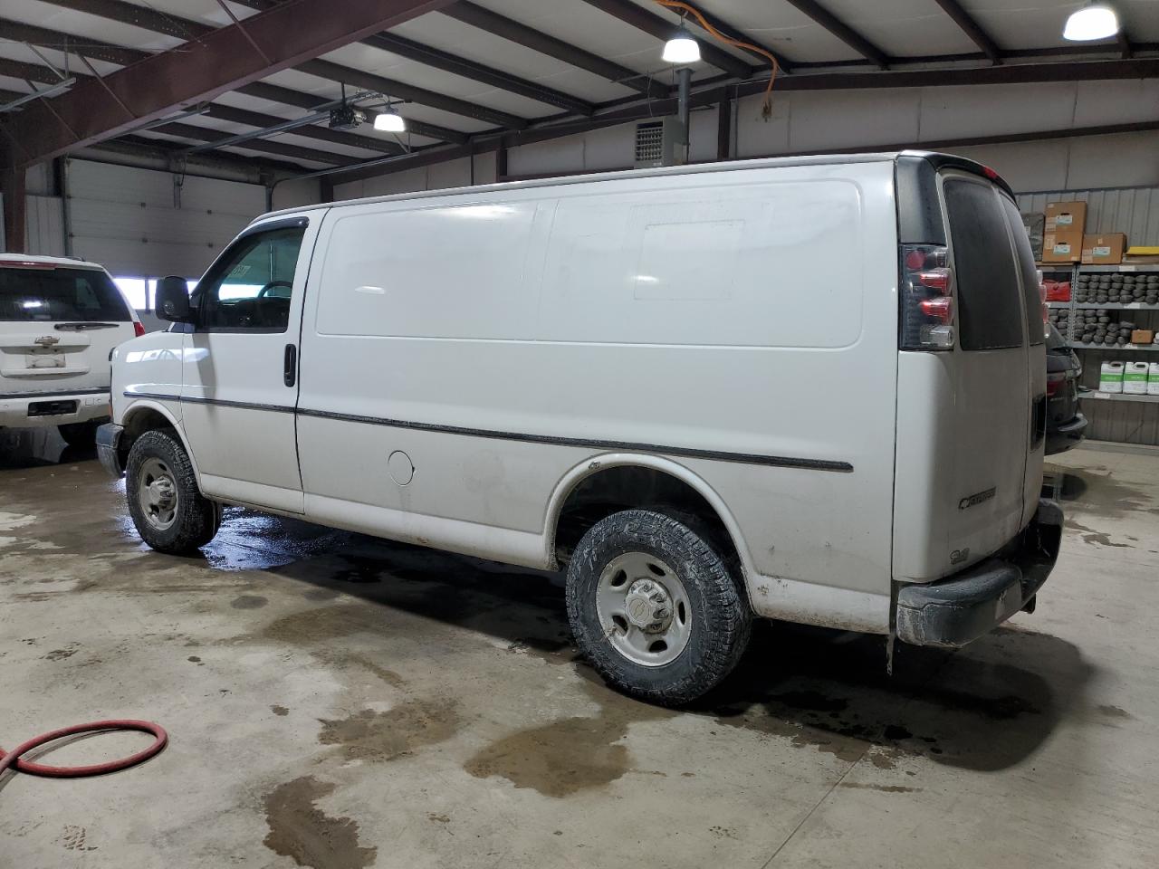 2007 Chevrolet Express VIN 1GCGG25V571110816 Copart auction photo, side damage thumbnail 2