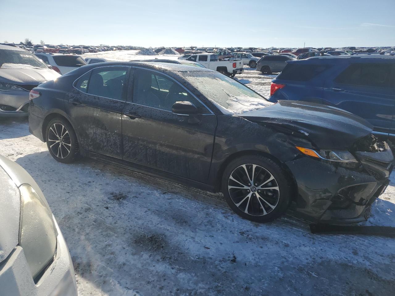 2018 Toyota Camry VIN 4T1B11HK6JU043345 Copart auction photo, front end / minor dent/scratches damage thumbnail 4
