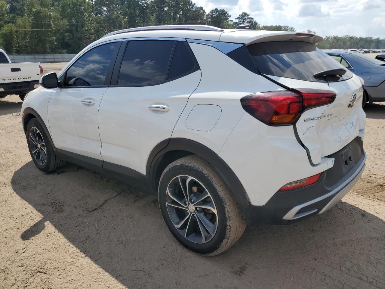 2021 Buick Encore VIN KL4MMDS21MB152725 Copart auction photo, rear end / minor dent/scratches damage thumbnail 2