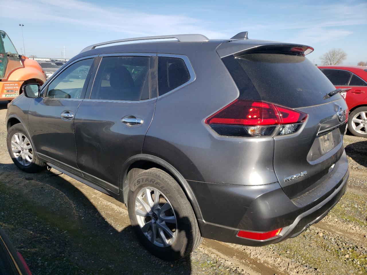 2018 Nissan Rogue VIN KNMAT2MV3JP555711 Copart auction photo, front end / rear end damage thumbnail 2