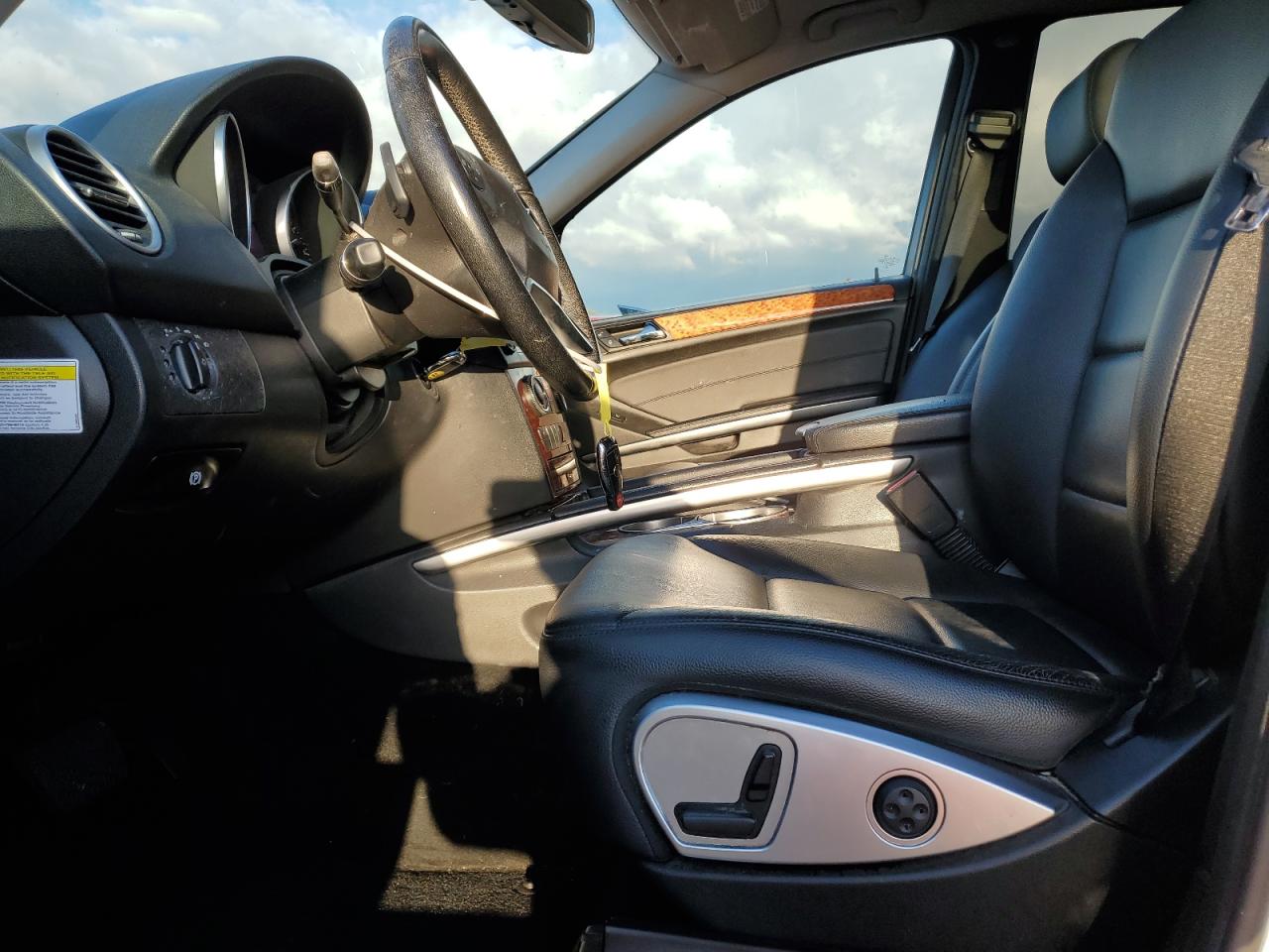 2009 Mercedes-Benz M-klasse VIN 4JGBB86E49A460463 Copart auction photo, minor dent/scratches damage thumbnail 7