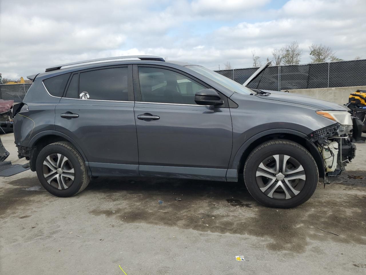 2018 Toyota RAV 4 VIN JTMZFREV7JD122184