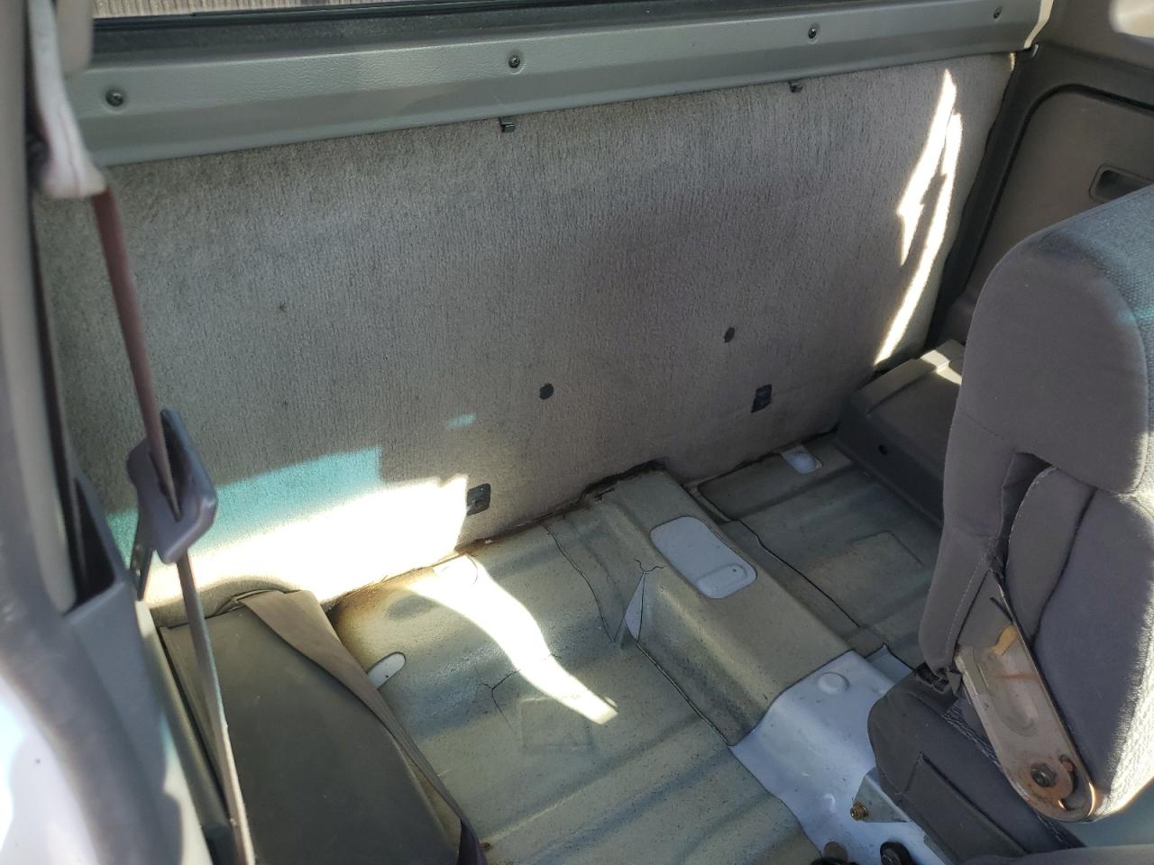 2000 Nissan Navara (Frontier) VIN 1N6DD26S8YC346816 Copart auction photo, minor dent/scratches damage thumbnail 10