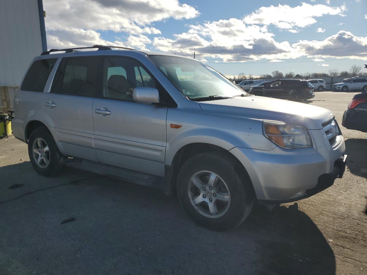 2007 Honda Pilot VIN 2HKYF184X7H521996 Copart auction photo, side / rear end damage thumbnail 4