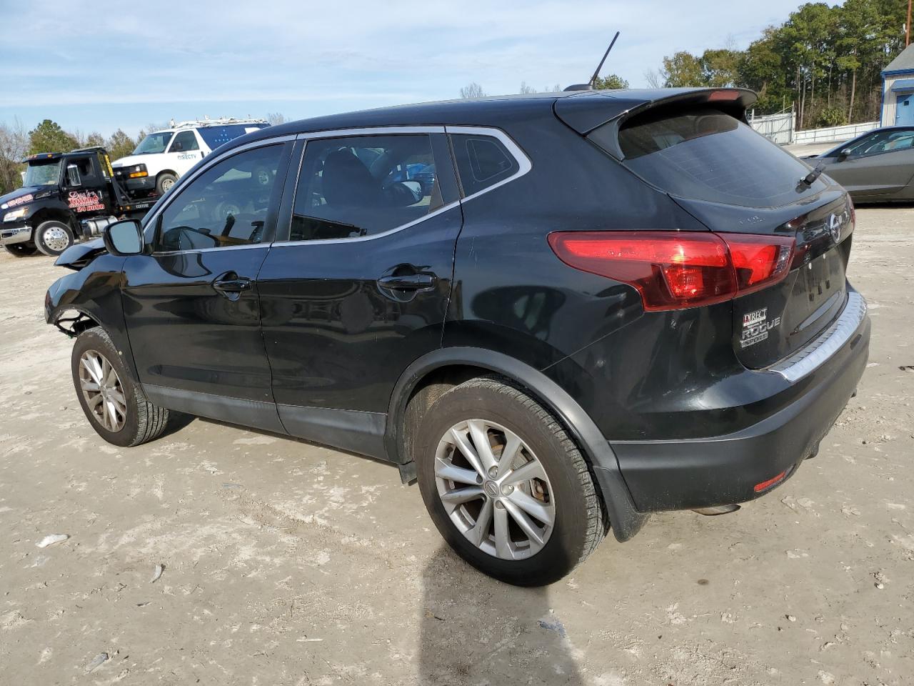 2017 Nissan Rogue VIN JN1BJ1CP7HW018642 Copart auction photo, front end damage thumbnail 2