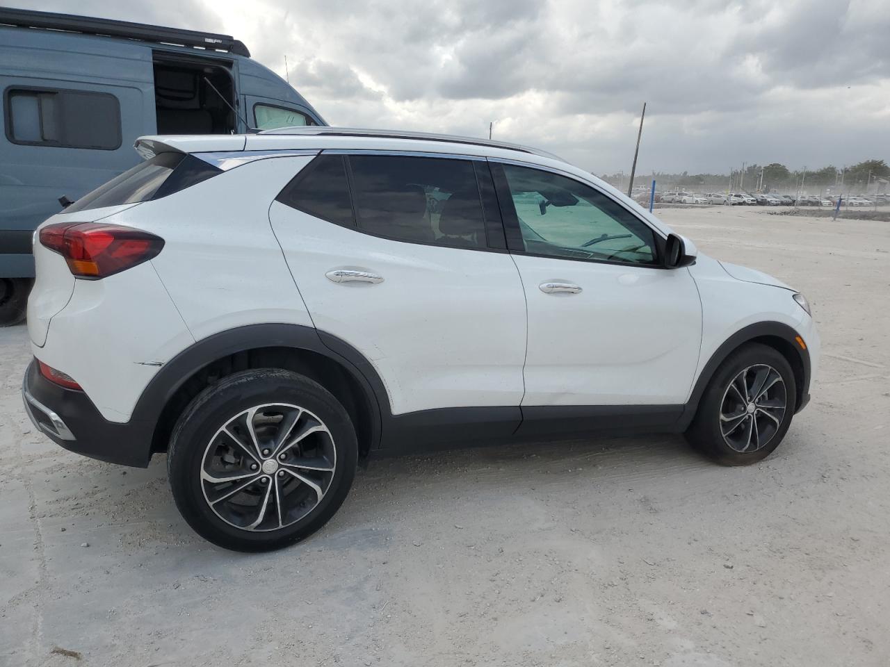 2021 Buick Encore VIN KL4MMFSL1MB144354 Copart auction photo, front end / minor dent/scratches damage thumbnail 3