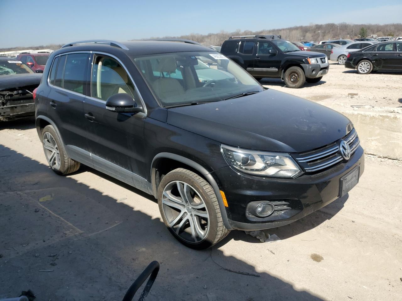 2017 Volkswagen Tiguan VIN WVGVV7AX6HW509140 Copart auction photo, side damage thumbnail 4