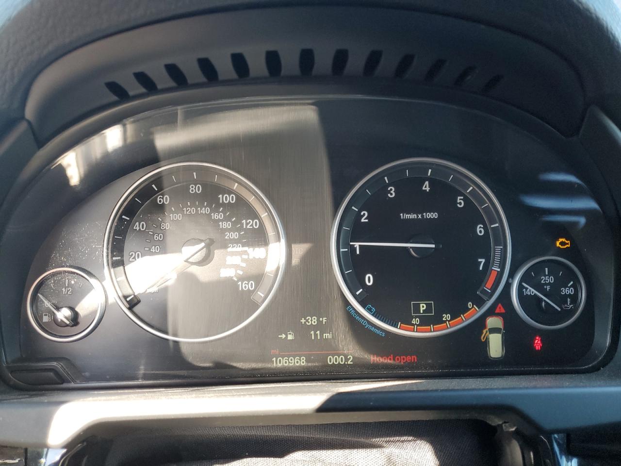 2015 BMW X5 VIN 5UXKR0C57F0K71604 Copart auction photo, vandalism / minor dent/scratches damage thumbnail 9