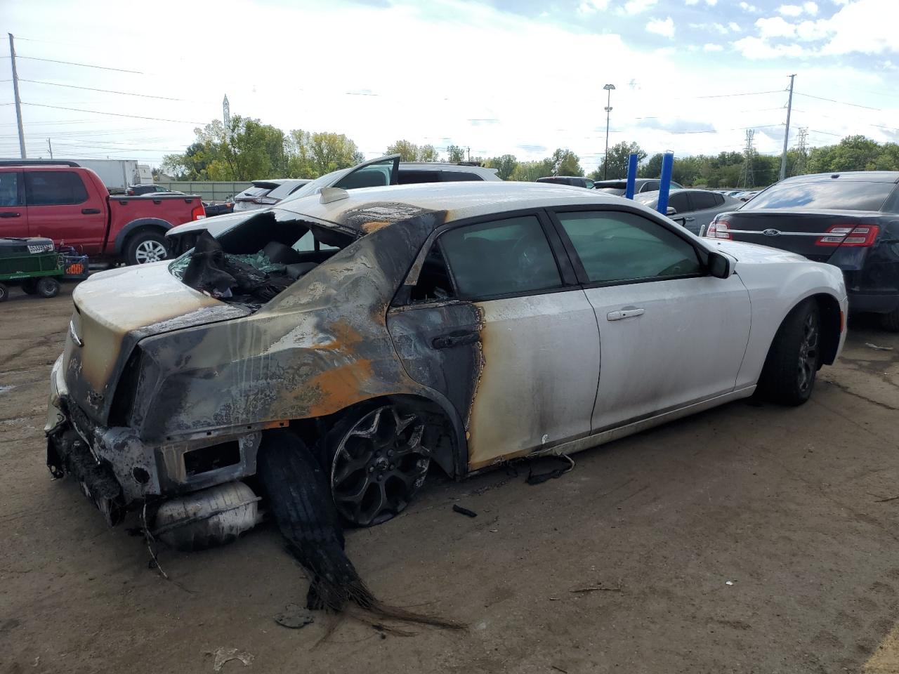 2018 Chrysler 300 VIN 2C3CCAGG6JH149639 Copart auction photo, burn damage thumbnail 3