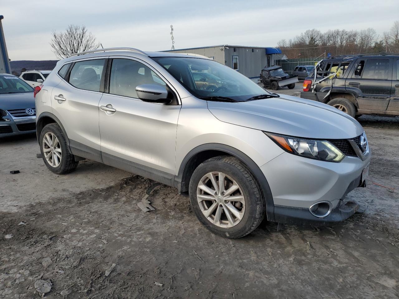 2017 Nissan Rogue VIN JN1BJ1CR2HW124000 Copart auction photo, front end damage thumbnail 4