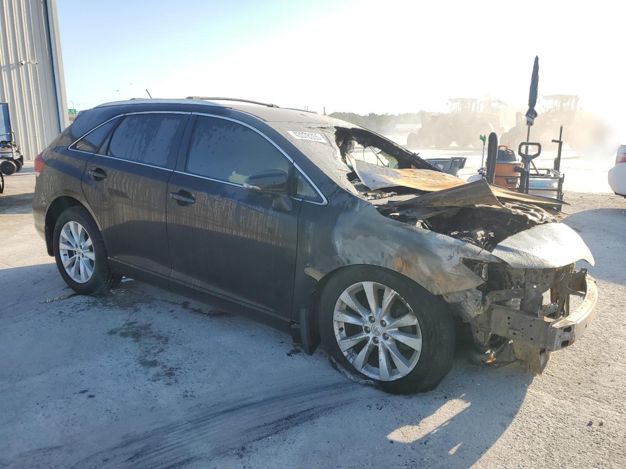 2014 Toyota Venza VIN 4T3BA3BB9EU051067 Copart auction photo, burn damage thumbnail 4