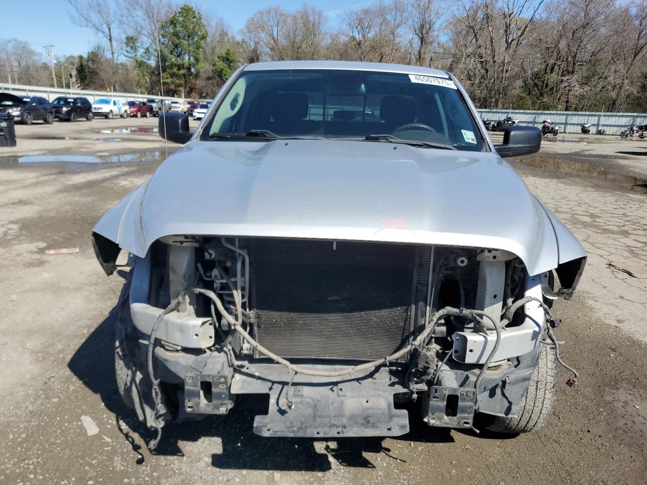2016 RAM 1500 VIN 1C6RR7TT9GS333959 Copart auction photo, front end / minor dent/scratches damage thumbnail 5