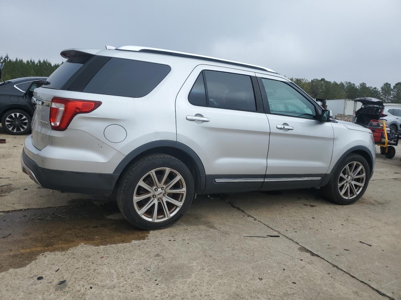 2016 Ford Explorer VIN 1FM5K7F86GGA26976 Copart auction photo, minor dent/scratches damage thumbnail 3