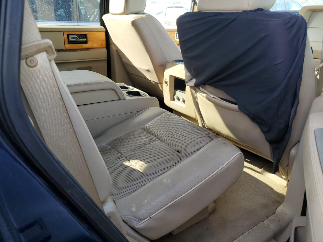 2007 Lincoln Navigator VIN 5LMFU28587LJ22276 Copart auction photo, water/flood damage thumbnail 11