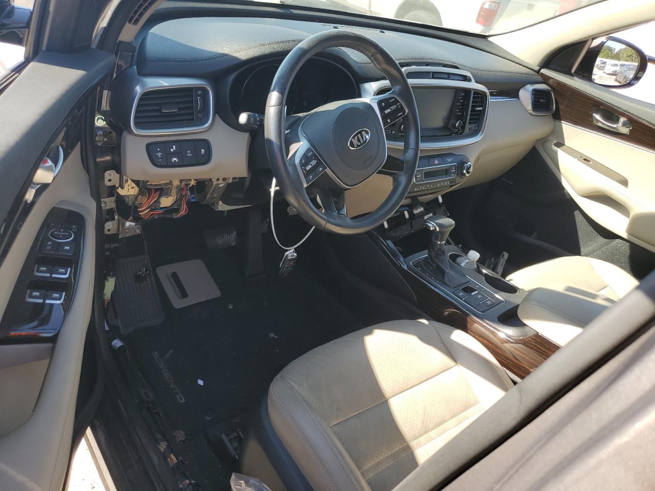 2019 KIA Sorento VIN 5XYPH4A52KG460704 Copart auction photo, water/flood damage thumbnail 8