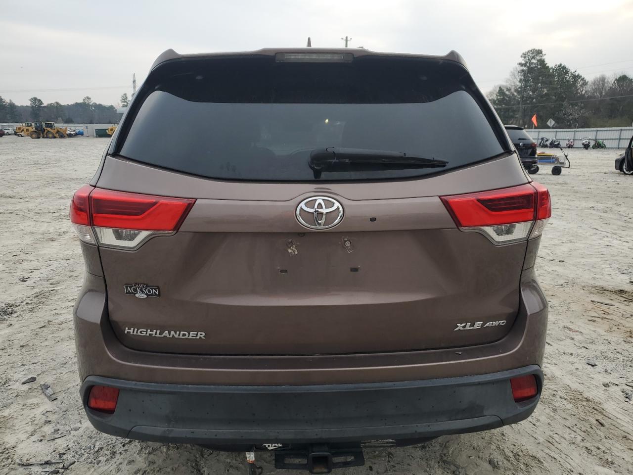 2018 Toyota Highlander VIN 5TDJZRFH7JS840724 Copart auction photo, front end damage thumbnail 6