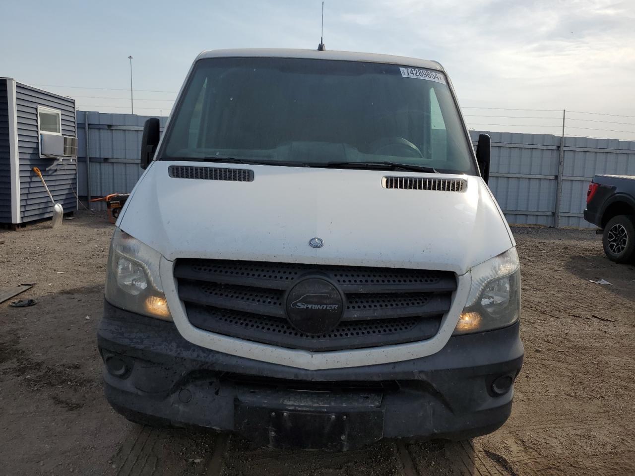 2015 Mercedes-Benz Sprinter VIN WD4PE7CC8F5980321 Copart auction photo, side / front end damage thumbnail 5